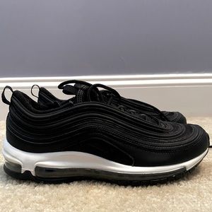 NEVER BEEN WORN BLACK AND WHITE NIKE AIR MAX 97S!